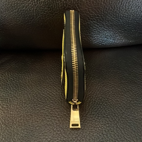 SALE !! Versace unisex La Greca leather logo compact wallet / belt pouch NWB - Picture 6 of 8